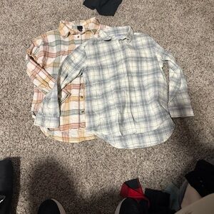 Set of Plaid Button Down flannel tops - Multicolor